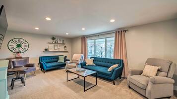 House (5 Bedrooms) | Front of property