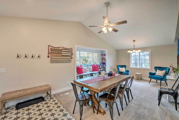 House (5 Bedrooms) | Interior