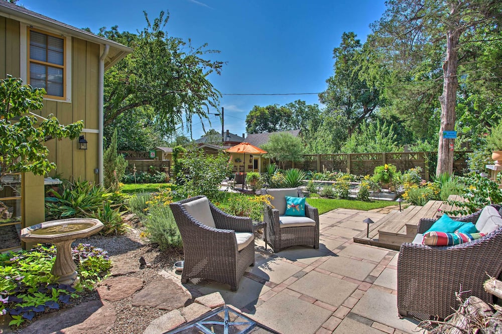 4 Mi to Dtwn! Fort Worth Cottage w/ Shared Pool - River Oaks, TX