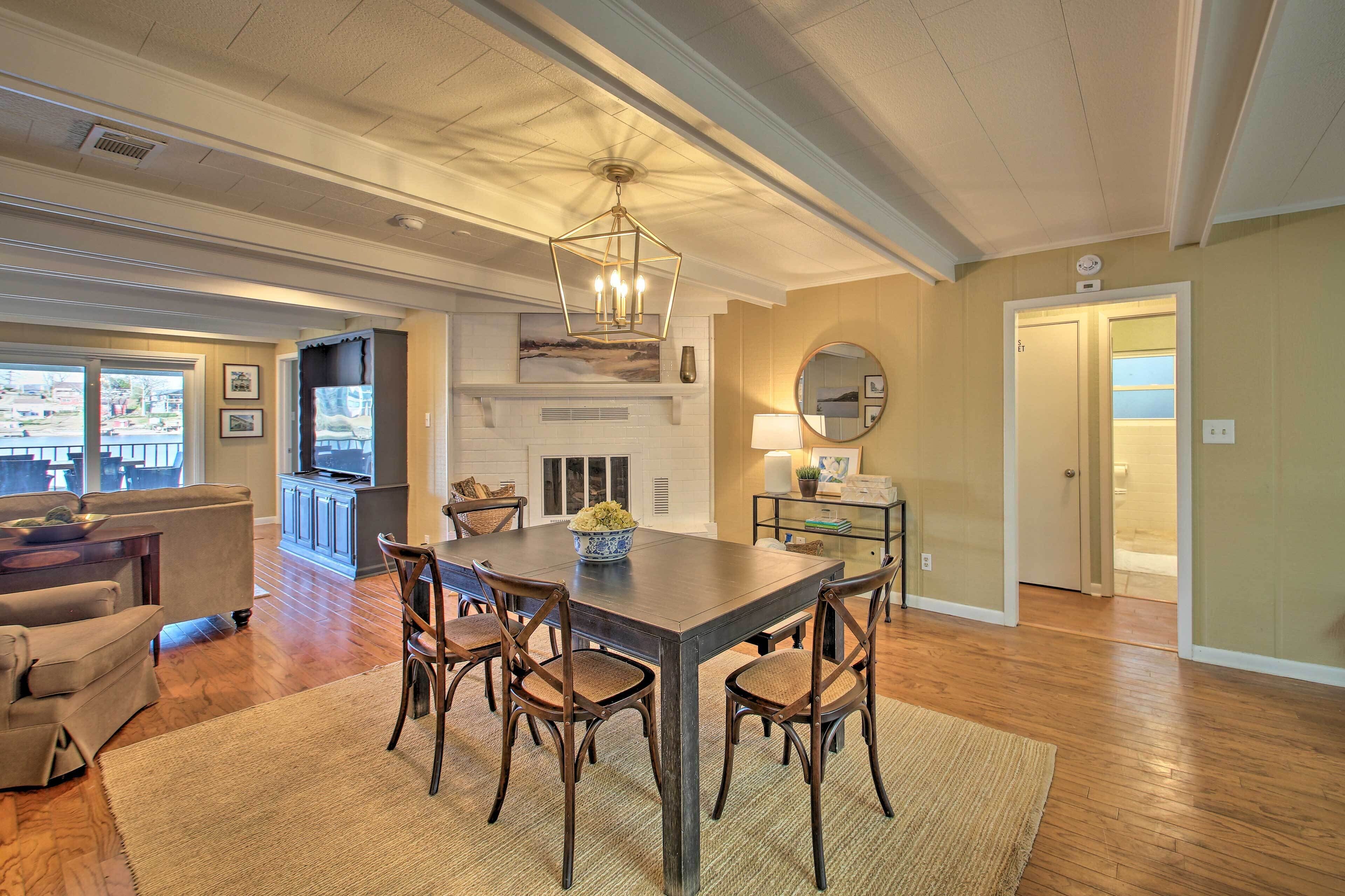 House (4 Bedrooms) | Interior