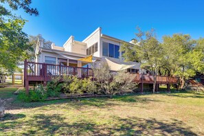 Interior - Waterfront Lake Travis Luxury Home w/ Large Deck! (Spicewood)