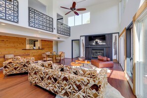 House (3 Bedrooms) | Interior - Waterfront Lake Travis Luxury Home w/ Large Deck! (Spicewood)