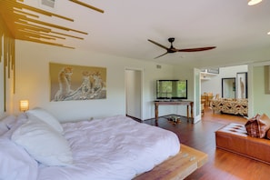 House (3 Bedrooms) | Interior - Waterfront Lake Travis Luxury Home w/ Large Deck! (Spicewood)