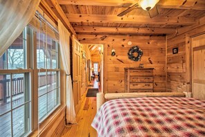 House (3 Bedrooms) | Interior - Waynesville Escape - Mtn Cabin Above the Clouds! (Waynesville)
