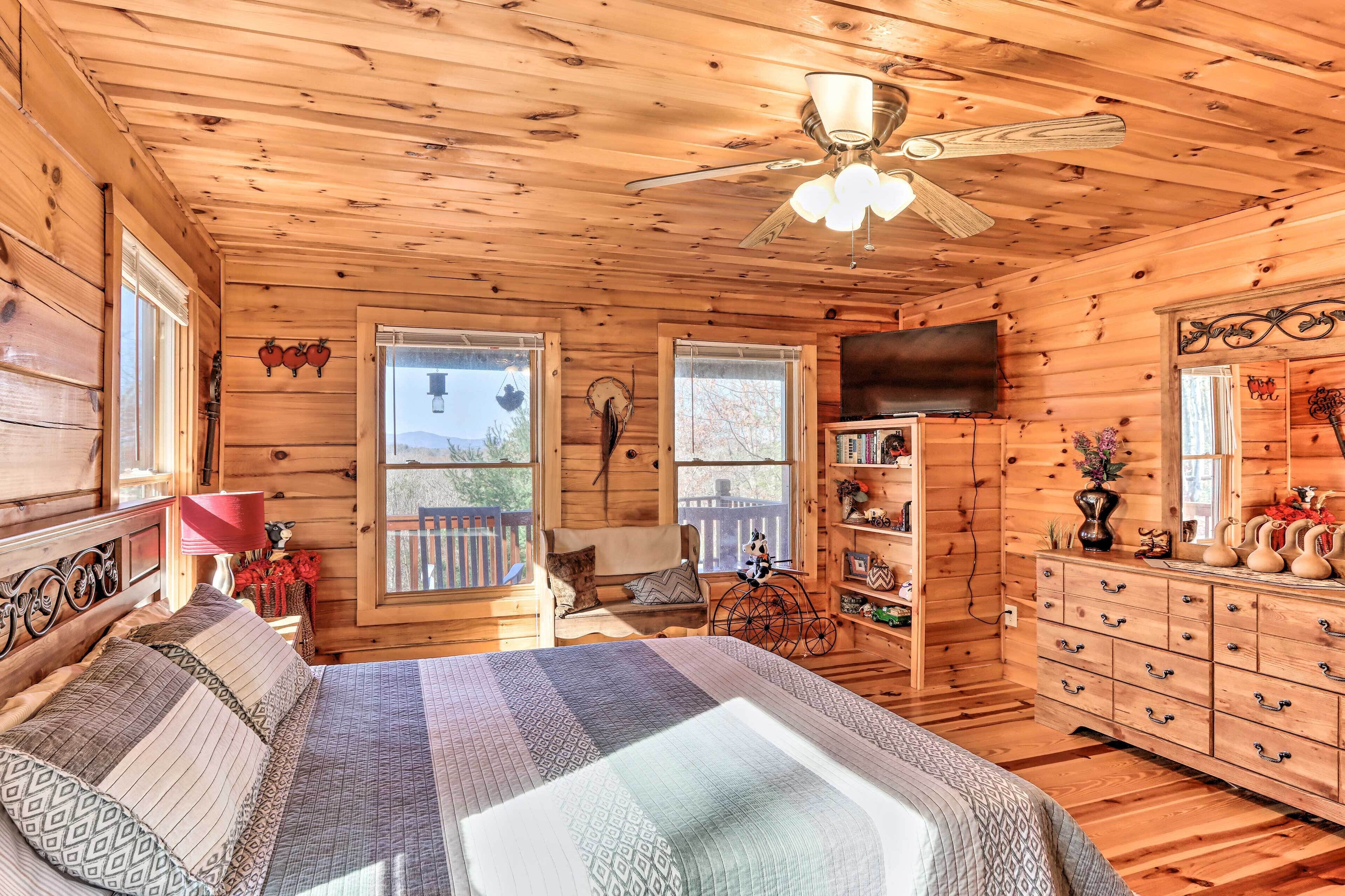 House (4 Bedrooms) | Interior