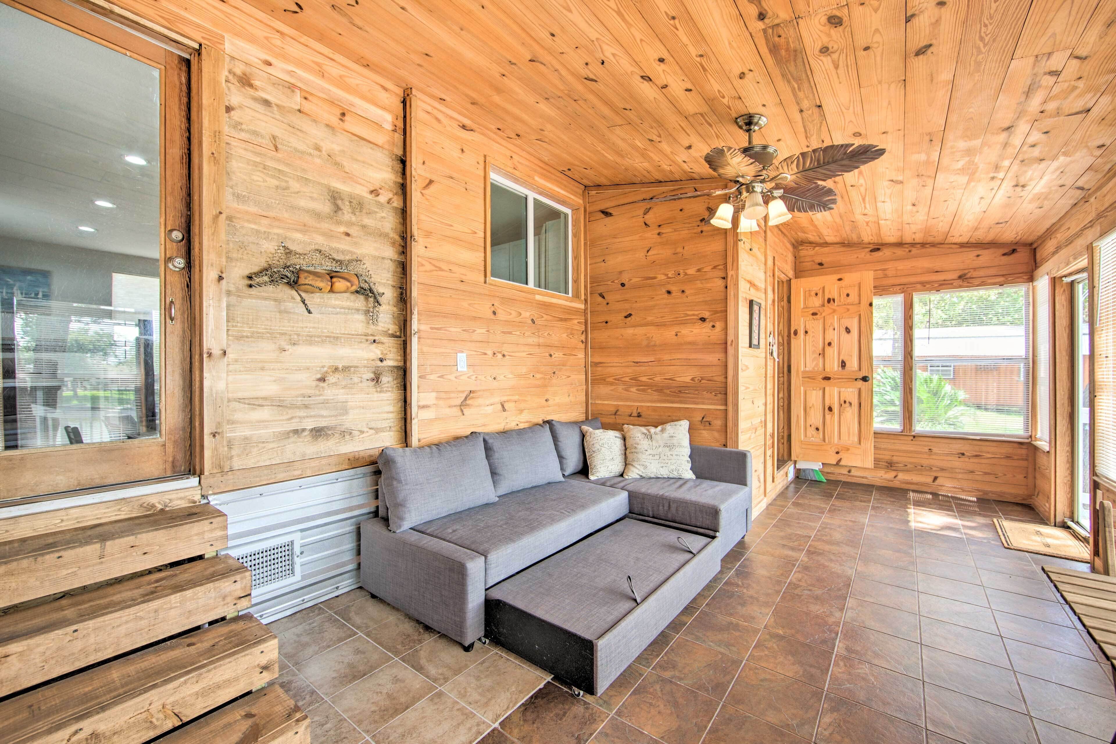 Waterfront Gun Barrel City Getaway w/ Grill!