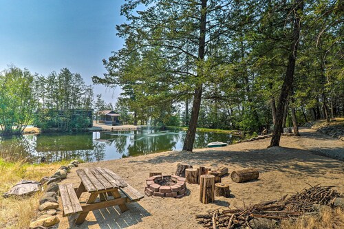 Eureka Tiny Home w/ Hot Tub & Community Beach!