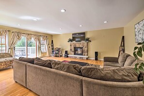 電視、壁爐、電視遊樂器、乒乓球