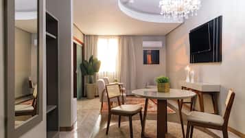 Deluxe Suite, Multiple Beds | View from room