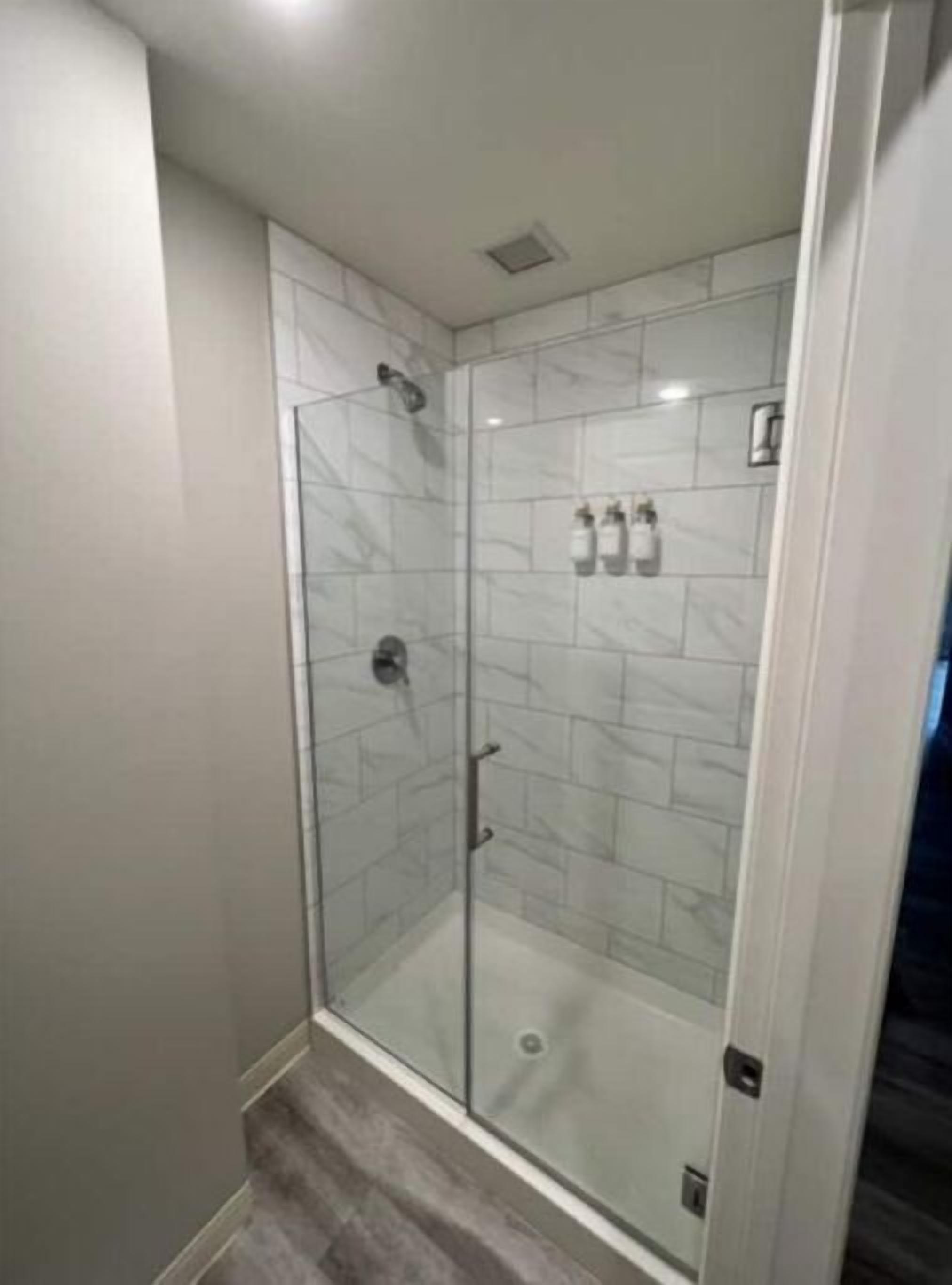 Downtown Condo W Parking & Resort Amenities