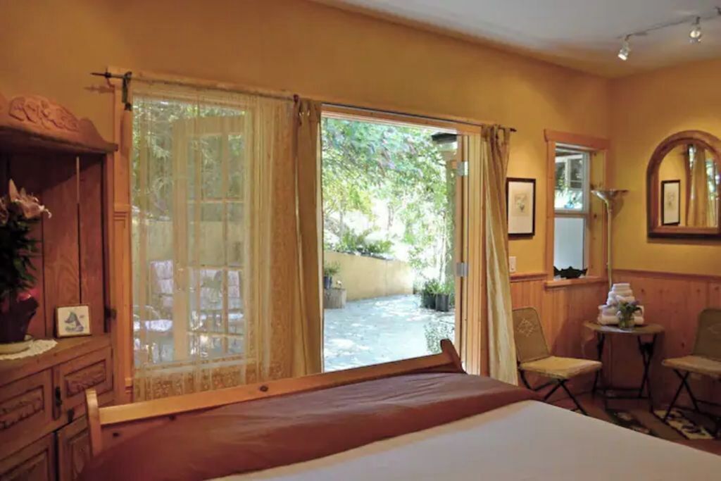 Alderwood Farm - Courtyard Suite