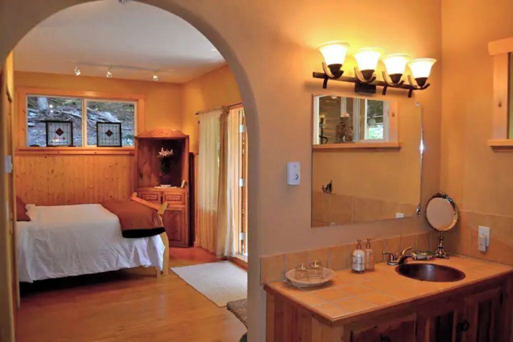 Alderwood Farm - Courtyard Suite