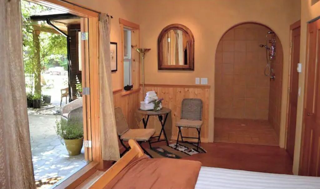 Alderwood Farm - Courtyard Suite