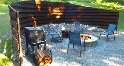 Escape to the Creekside Hideaway