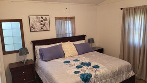 1 bedroom, iron/ironing board, free WiFi, bed sheets - Escape to the Creekside Hideaway (Sequim)