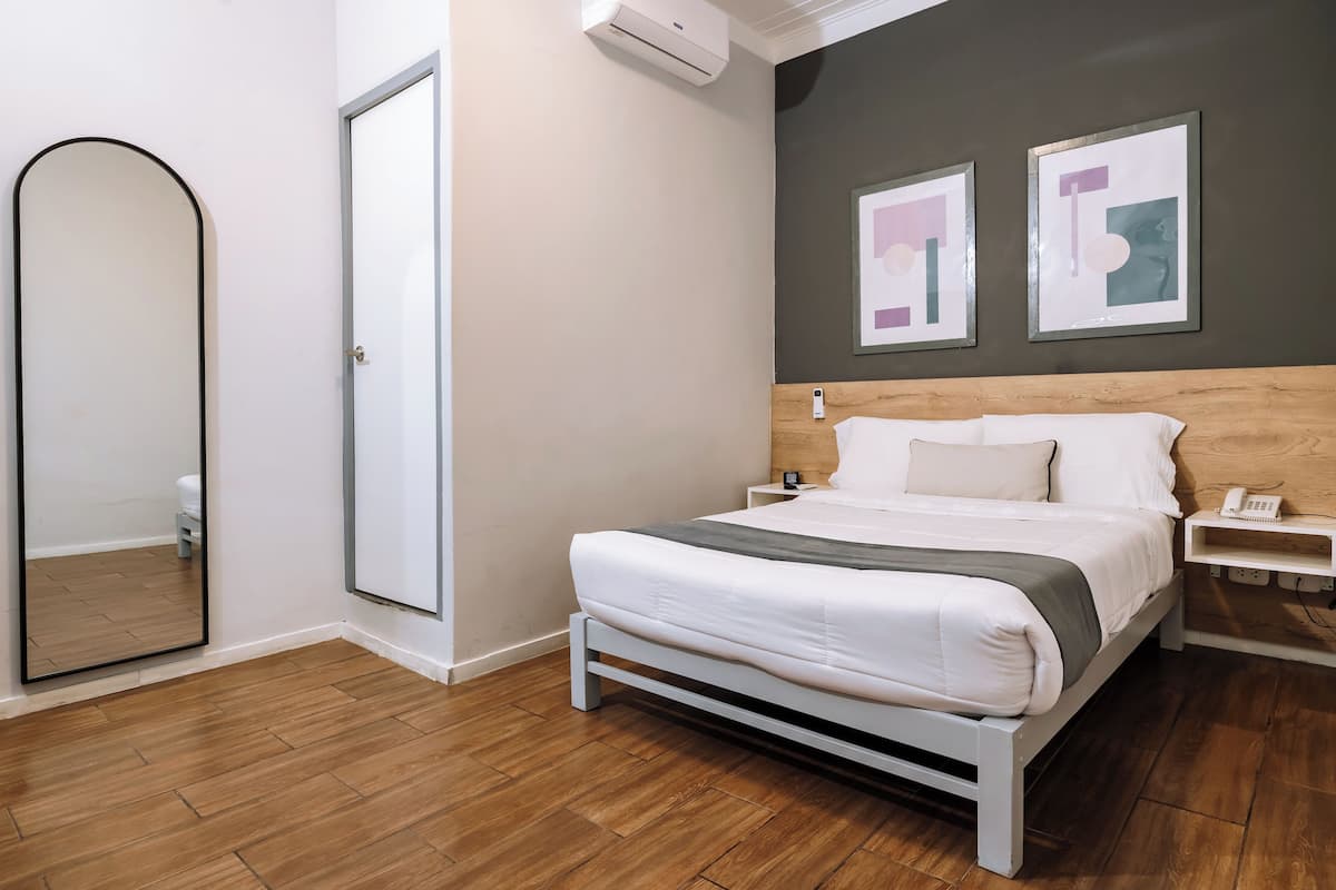 Camera Standard | 1 camera, copriletto in piuma, materassi Select Comfort