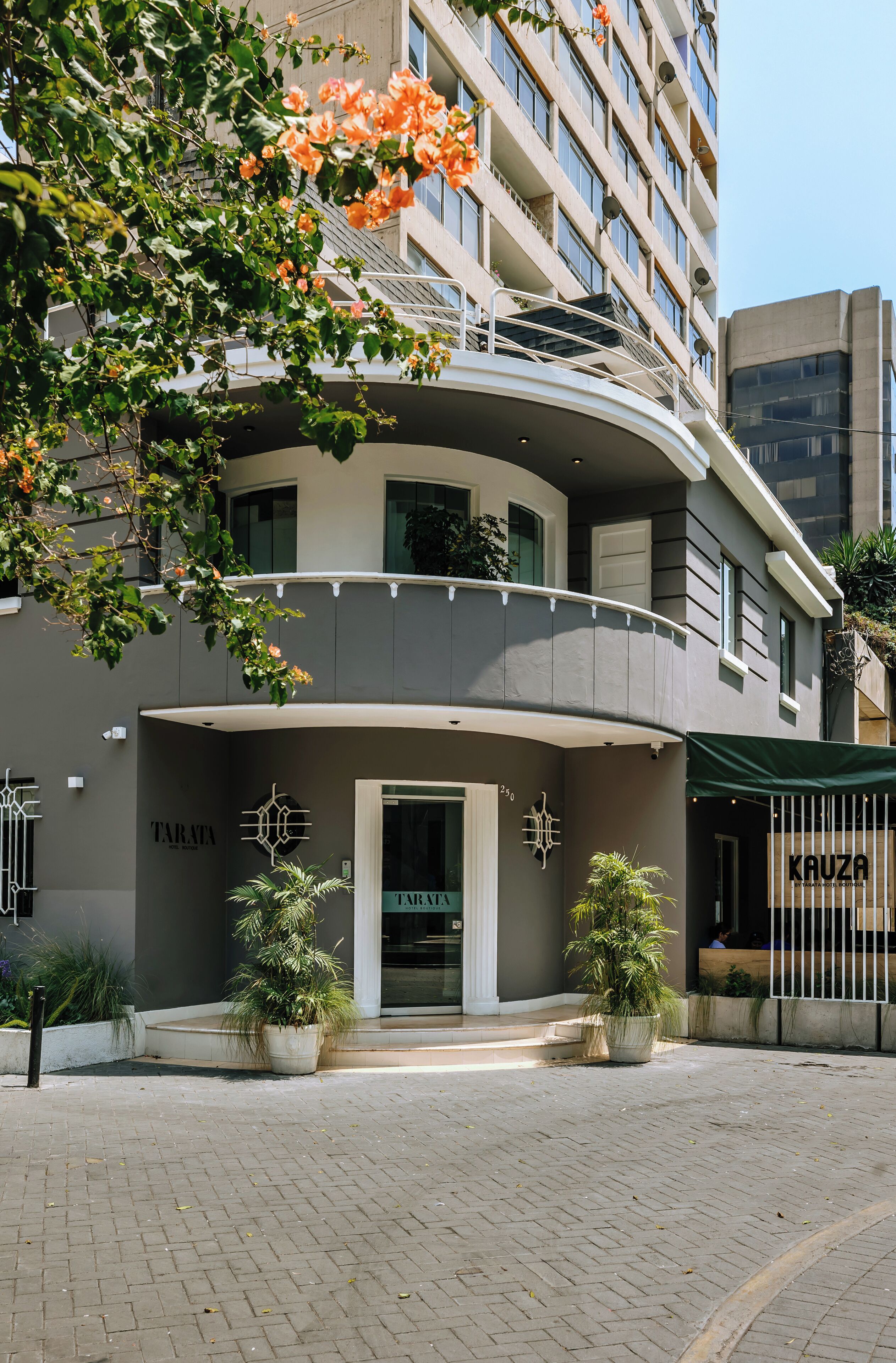 Mặt tiền nơi lưu trú