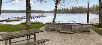 Stunning home in Jälluntofta with sauna