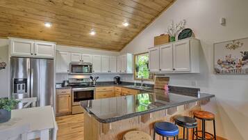 House (2 Bedrooms) | Bahagian dalam