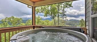 Hot Tub Relaxation & Mtn View: Sky Blue Overlook