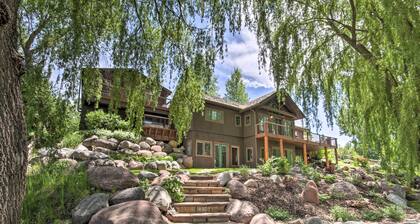 Rivers Edge Mtn Home: Private Hot Tub & Views
