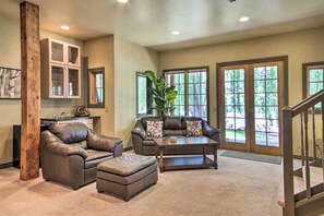 House (6 Bedrooms) | Interior