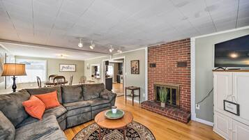 House (2 Bedrooms) | Front of property