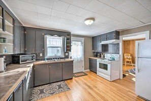 House (2 Bedrooms) | Interior