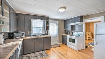 Microwave, oven, stovetop, blender