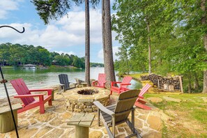 House (4 Bedrooms) | Interior - 'arcade Cove' - Lake Martin Home w/ Private Dock! (Eclectic)