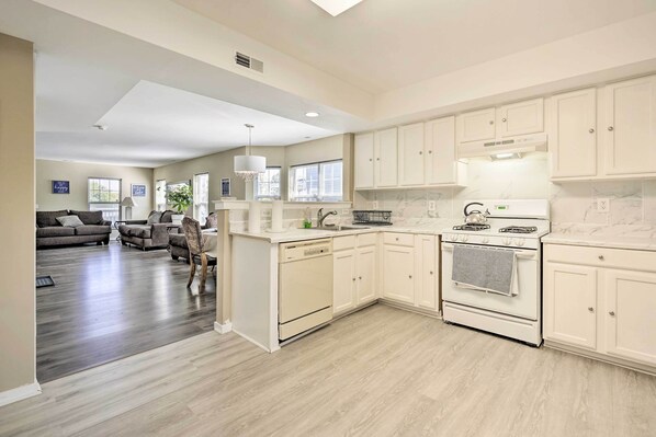 House (3 Bedrooms) | Interior