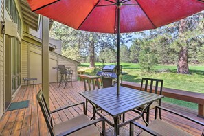 Interior - Bend Townhome w/ Golf Course Views & Private Deck! (Bend)