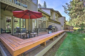 Interior - Bend Townhome w/ Golf Course Views & Private Deck! (Bend)