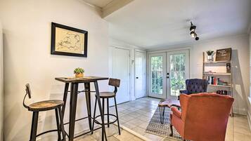 Cottage (2 Bedrooms) | Interior