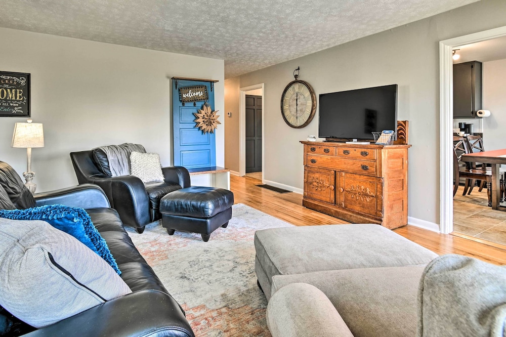 Charming Cave City Vacation Rental w/ Fire Pit!