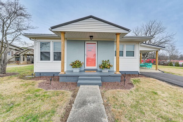 House (3 Bedrooms) | Front of property