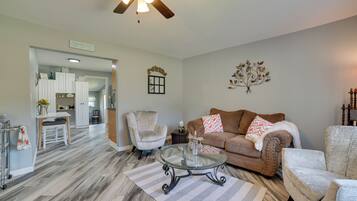 House (3 Bedrooms) | Front of property
