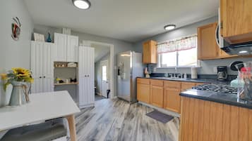 House (3 Bedrooms) | Interior