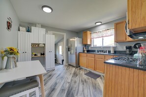 House (3 Bedrooms) | Interior