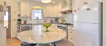 Charming Cody Home, Walk to Downtown!