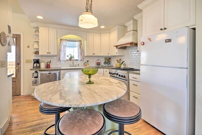 Charming Cody Home, Walk to Downtown!