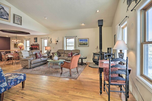 House (3 Bedrooms) | Interior