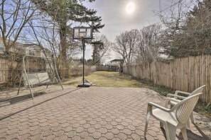 House (3 Bedrooms) | Interior - Charming New York Escape Near Central Park! (Jericho)