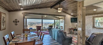 아름다운 캐년 전망을 자랑하는 매력적인 텍사스 주택!