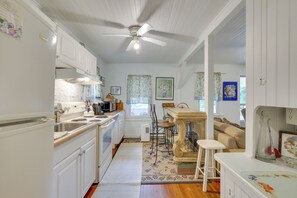 House (2 Bedrooms) | Private kitchen | Microwave, oven, stovetop, blender - Charming Danbury Cottage w/ Lake Kenosia Access! (Danbury)