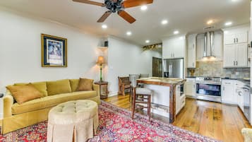 Apartment (2 Bedrooms) | Front of property