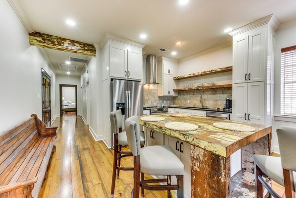 Apartment (2 Bedrooms) | Interior - Charming Louisiana Getaway w/ Furnished Balcony! (New Roads)