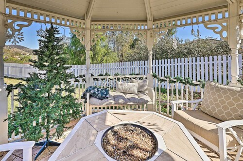 Garden, Gazebo & Fire Pit: Fallbrook Home!