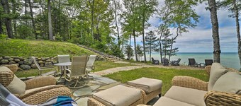 Charming Charlevoix Home on Lake Michigan!