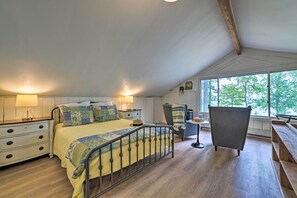 4 bedrooms, iron/ironing board, free cribs/infant beds, bed sheets
